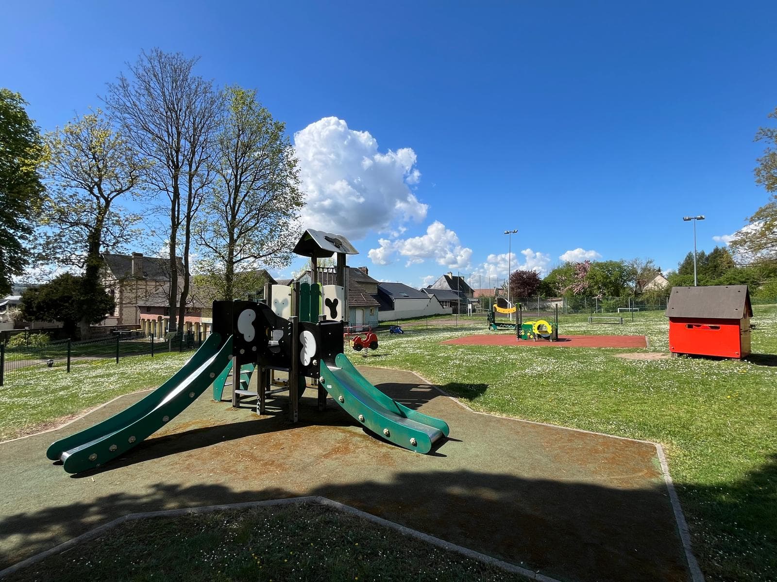 Aire de jeux pour enfants à Alizay